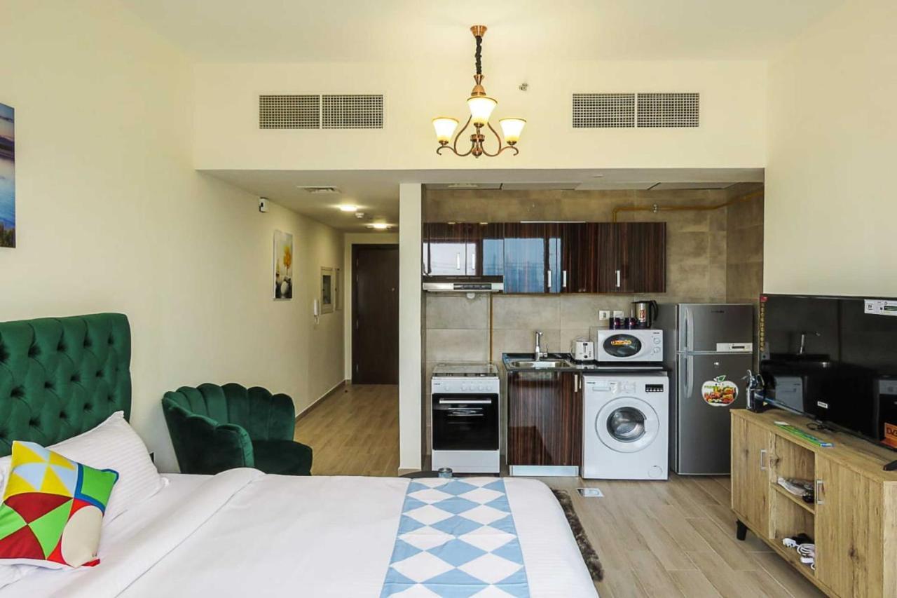 Gasthuis Oyo 860 Studio Apartment, Maya Tower 4, Jumeirah Village Triangle Dubai