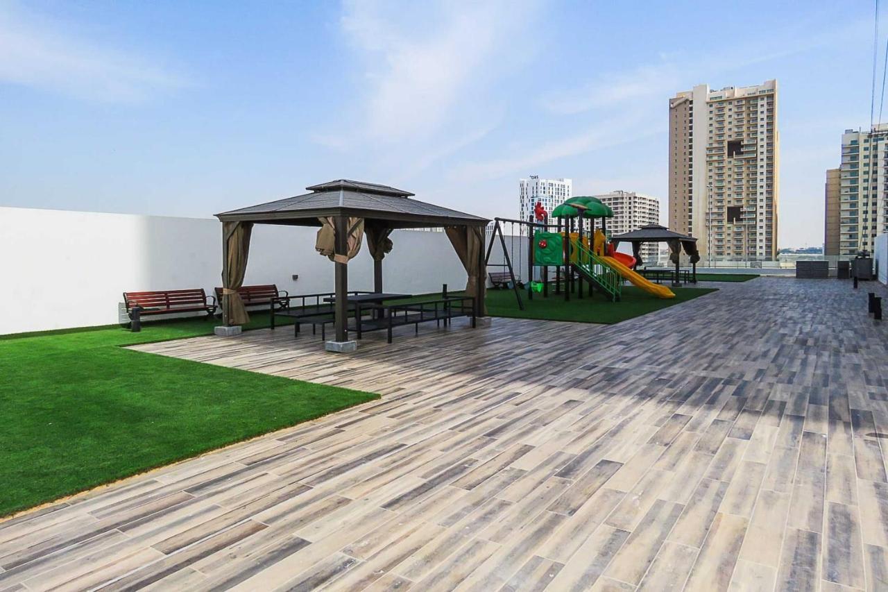 Gasthuis Oyo 860 Studio Apartment, Maya Tower 4, Jumeirah Village Triangle
