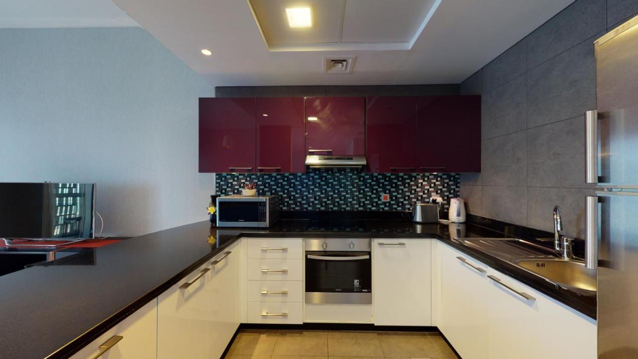 Key View - Cayan Tower Apartment *