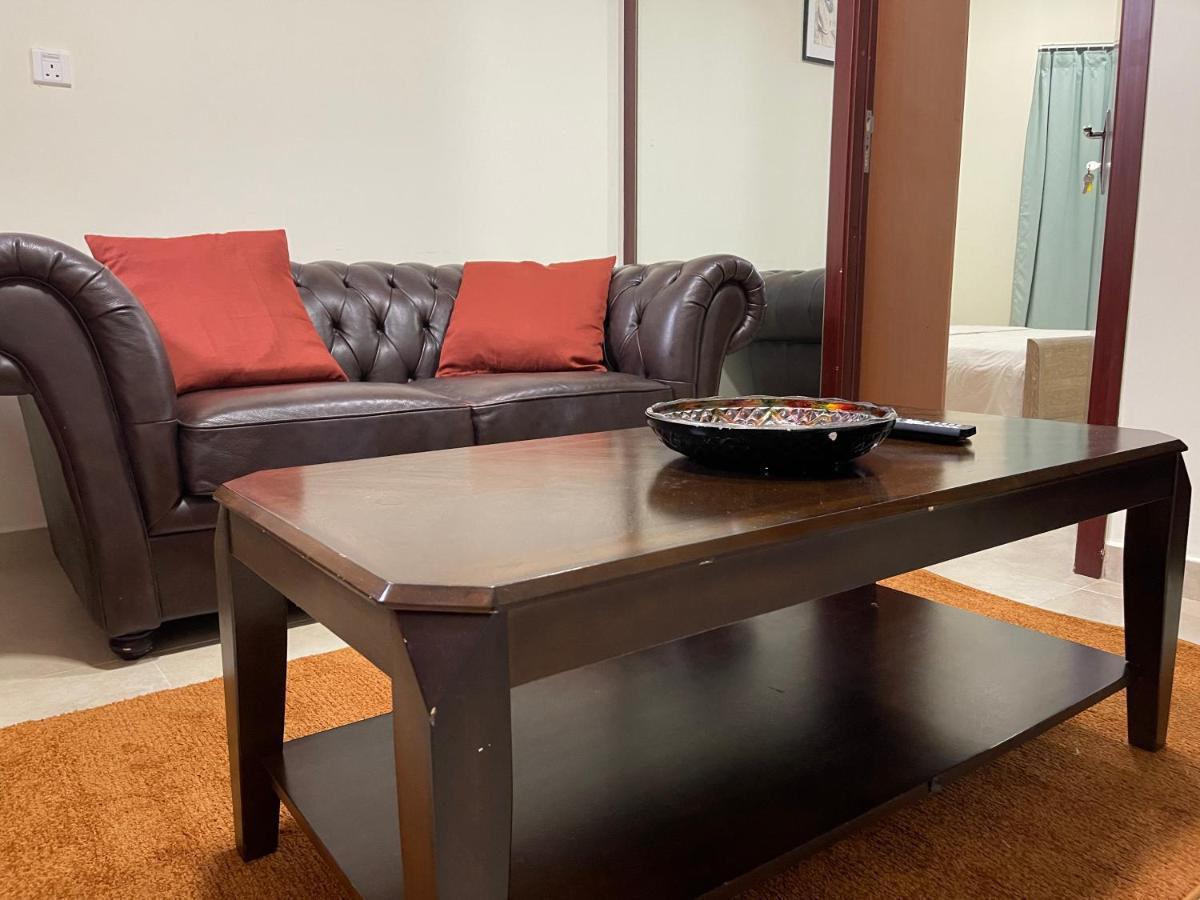 Apartamento Near Metrocozy & Comfy 1br In Jlt Dubái