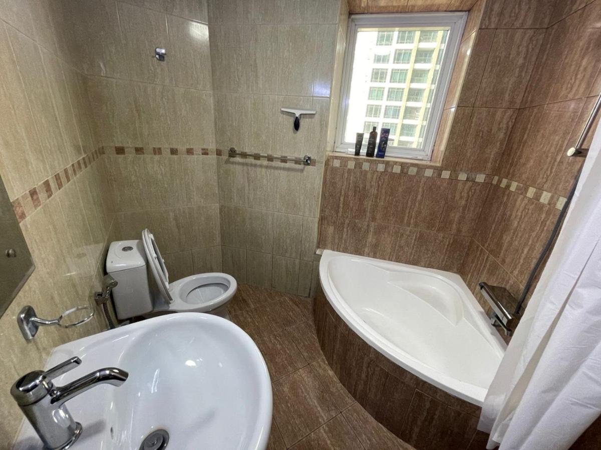 Near Metrocozy & Comfy 1br In Jlt * Dubái