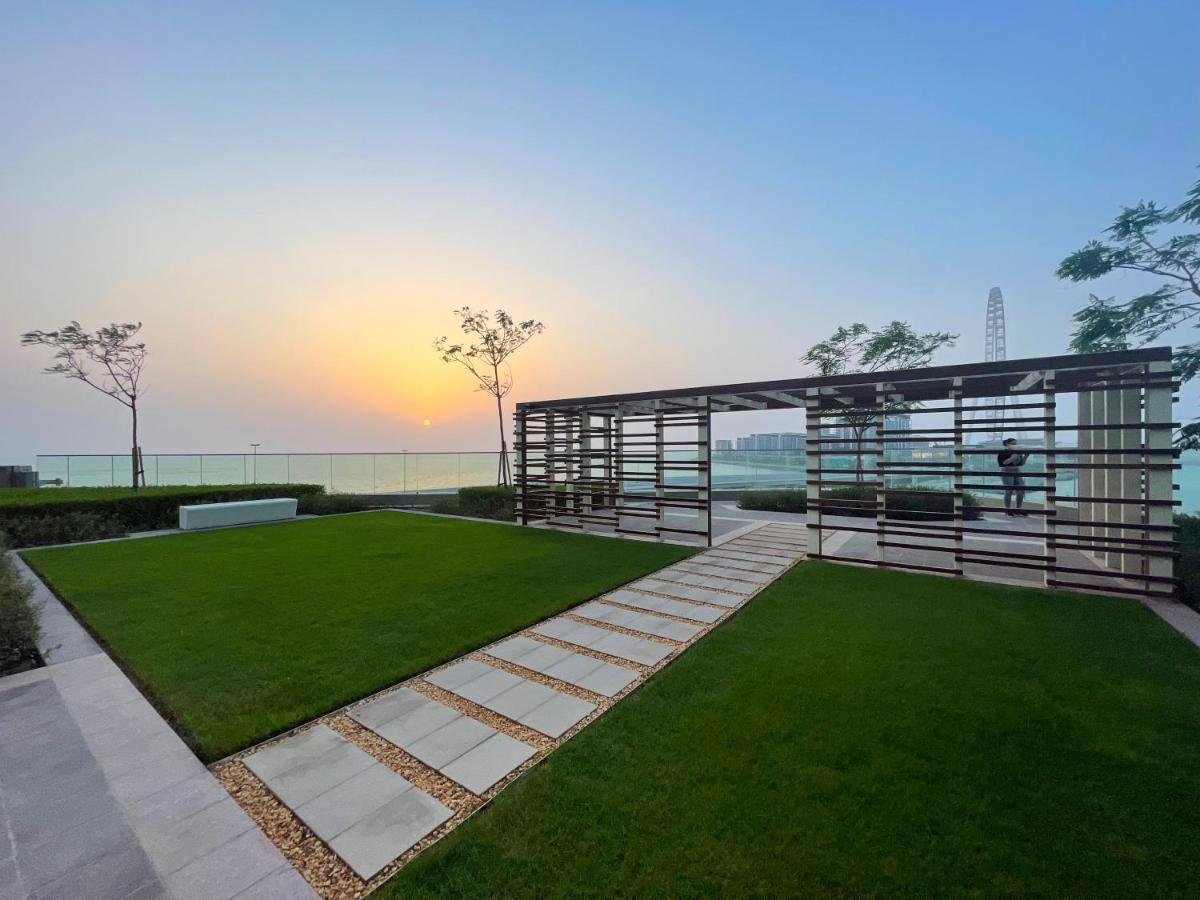 Plush Homes - Panoramic Beach View Chic 2 Bedroom In Marina Dubái