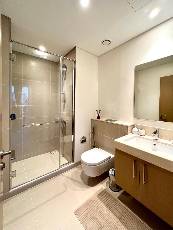 Plush Homes - Panoramic Beach View Chic 2 Bedroom In Marina Dubái