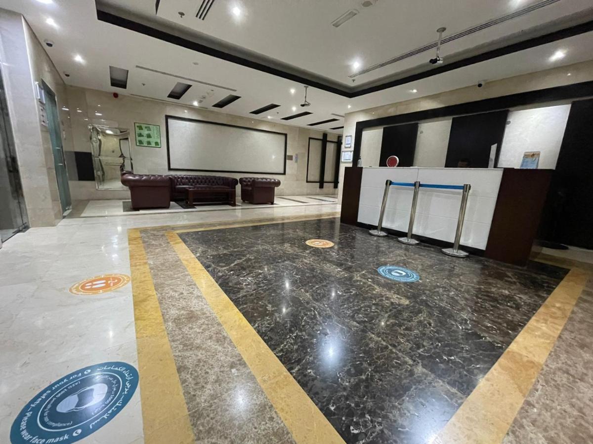 Apartamento Near Metrocozy & Comfy 1br In Jlt Dubái