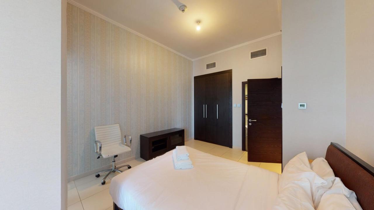 Key View - Cayan Tower Apartment Dubai