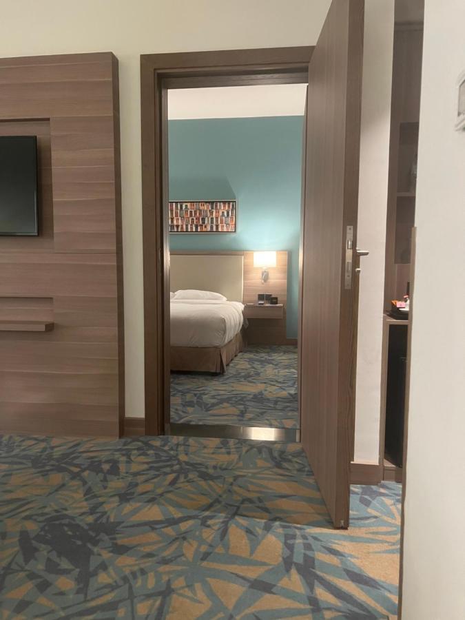 Mena Plaza Albarsha 4*