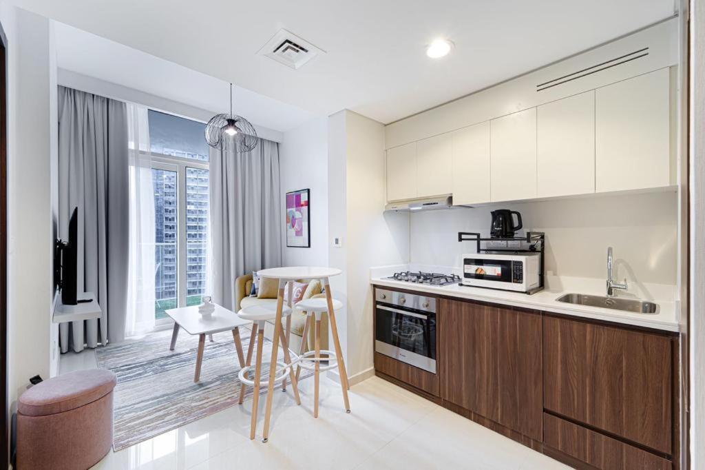 Lägenhet Cozy One Bedroom With Burj-khalifa View Dubai