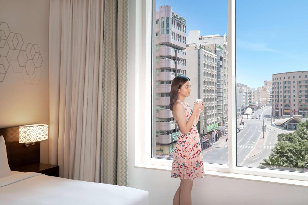 Hyatt Place Baniyas Square Dubái