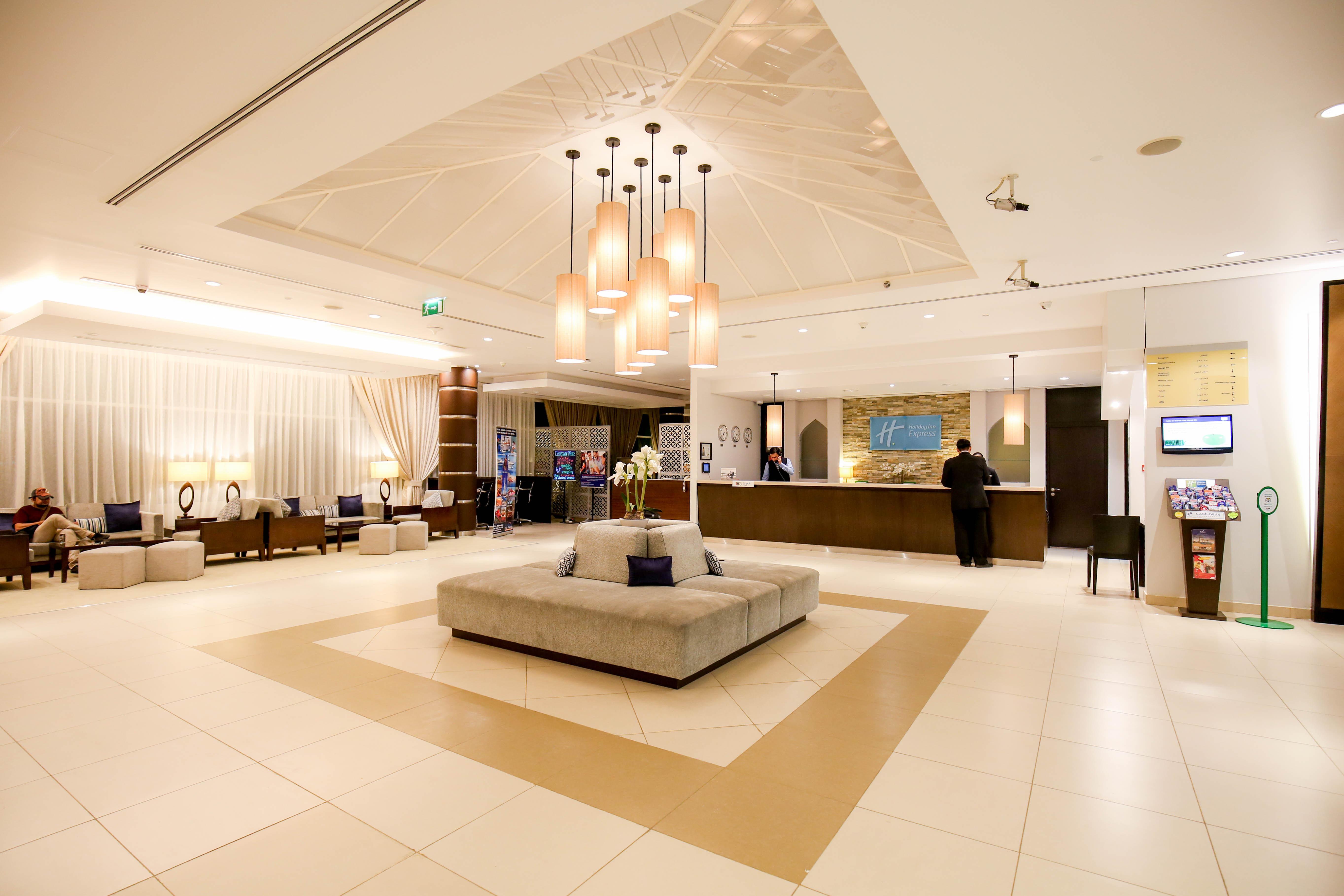 Holiday Express Internet City By Ihg Hotel