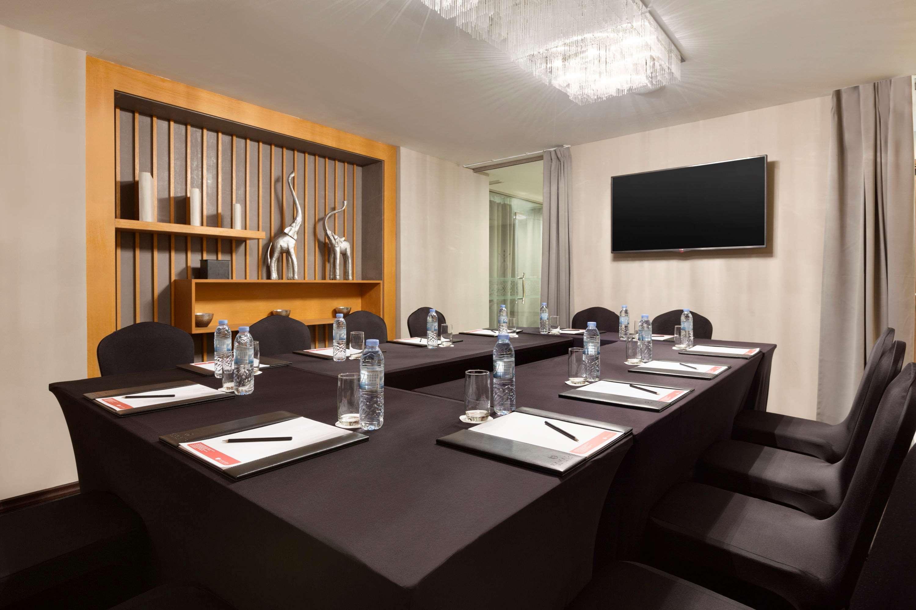 Aparthotel Ramada By Wyndham Downtown 4*