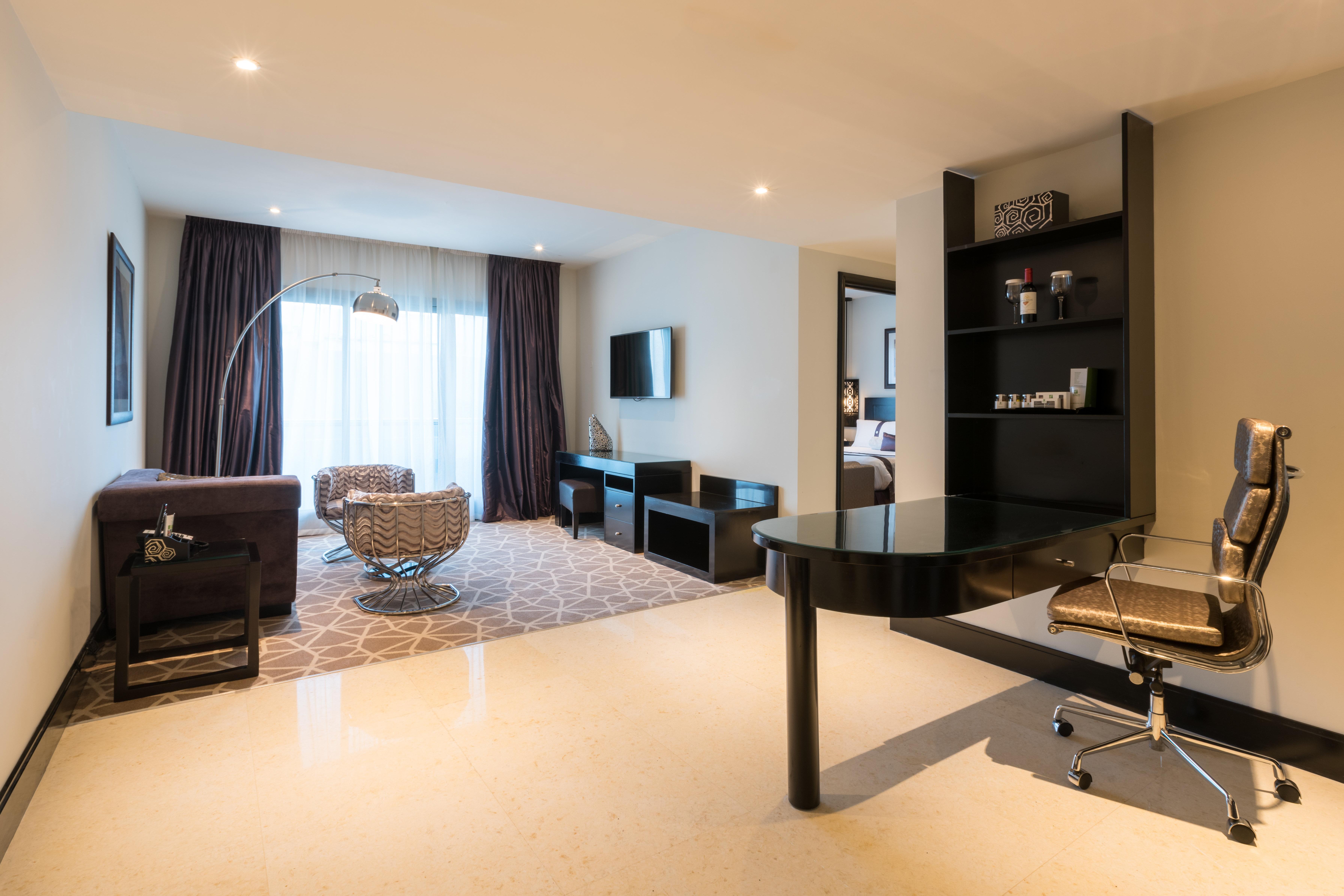 Hotel Al Barsha By Ihg 4*