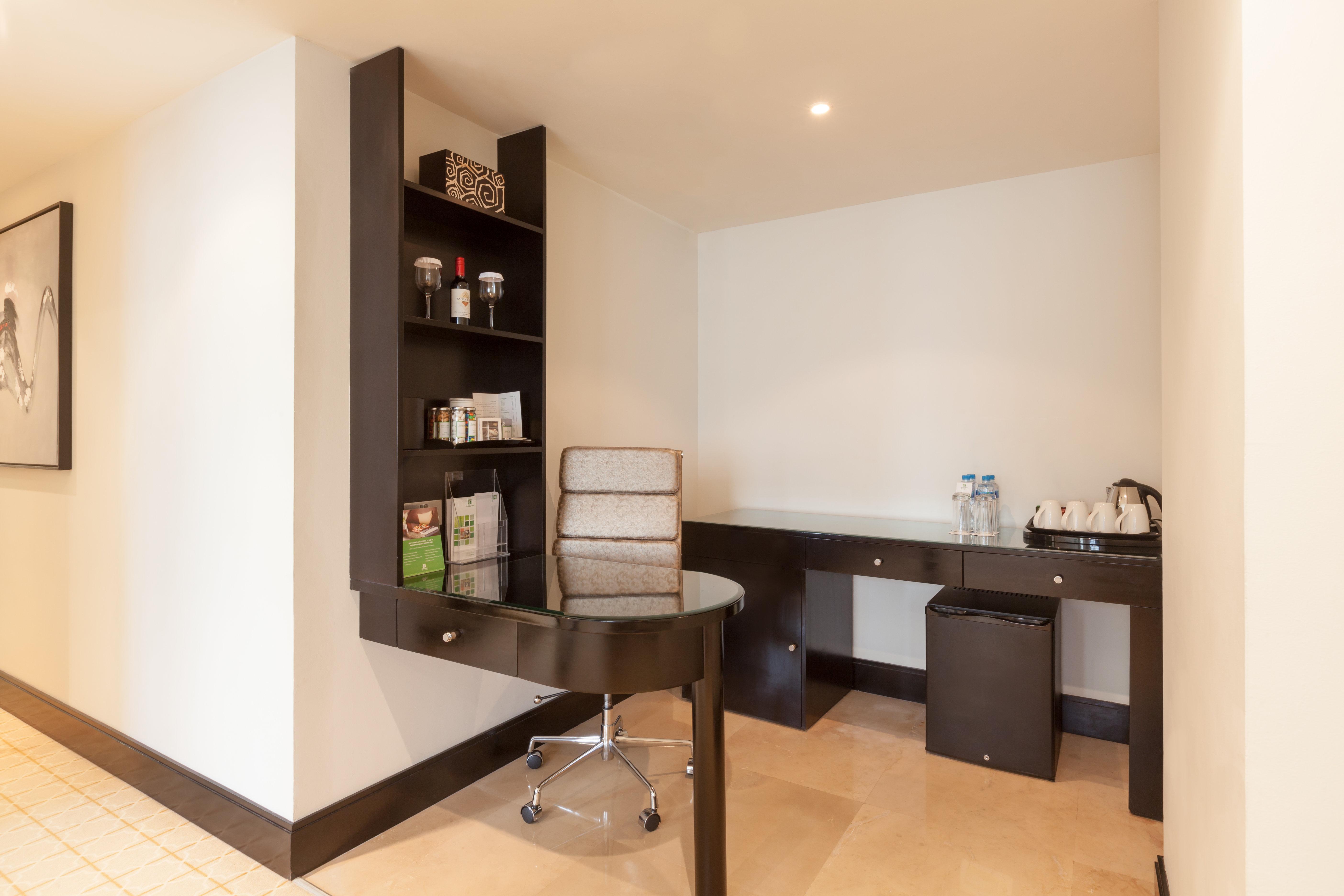 Hotel Al Barsha By Ihg 4*
