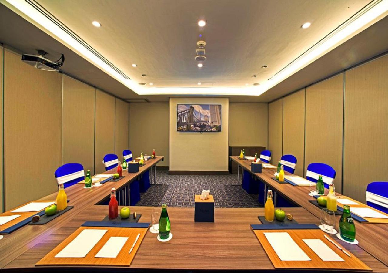 Hotel Mena Plaza Albarsha Dubái