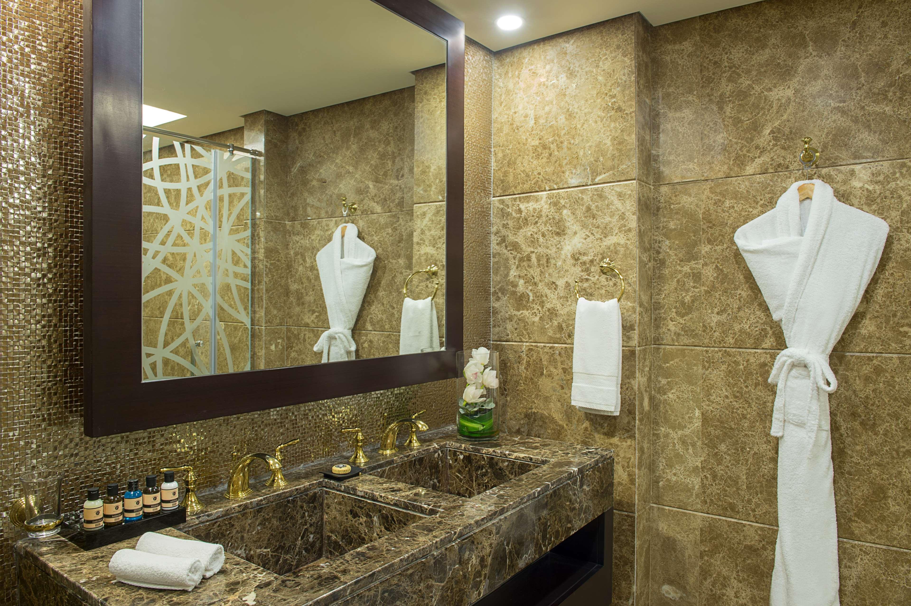 Hotel Gulf Court Business Bay 4*