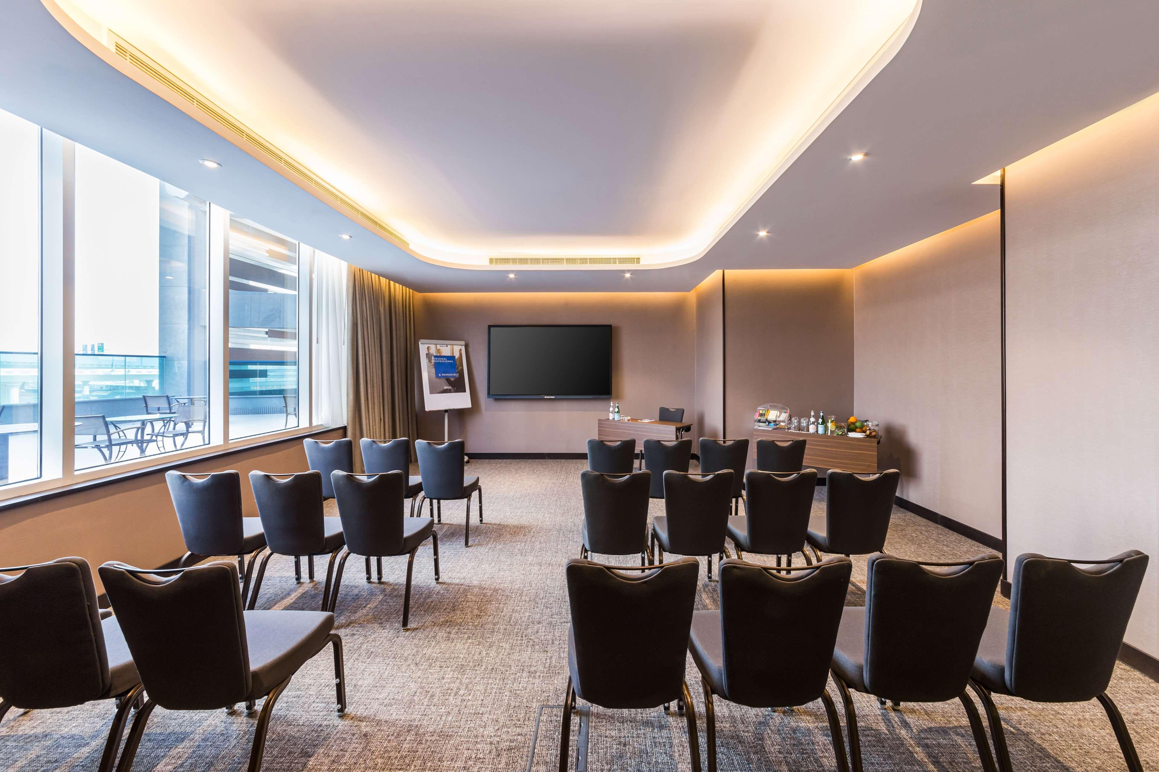 Radisson Blu Hotel, Canal View Hotel Dubai