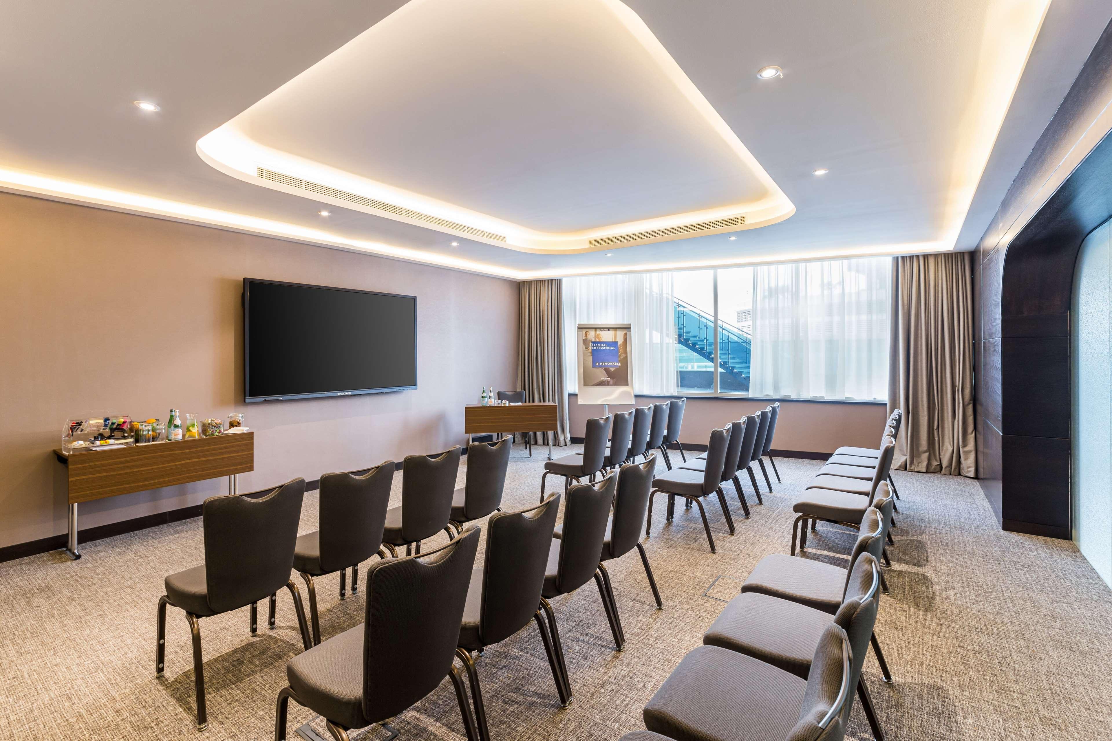 Radisson Blu Hotel, Canal View Hotel Dubai