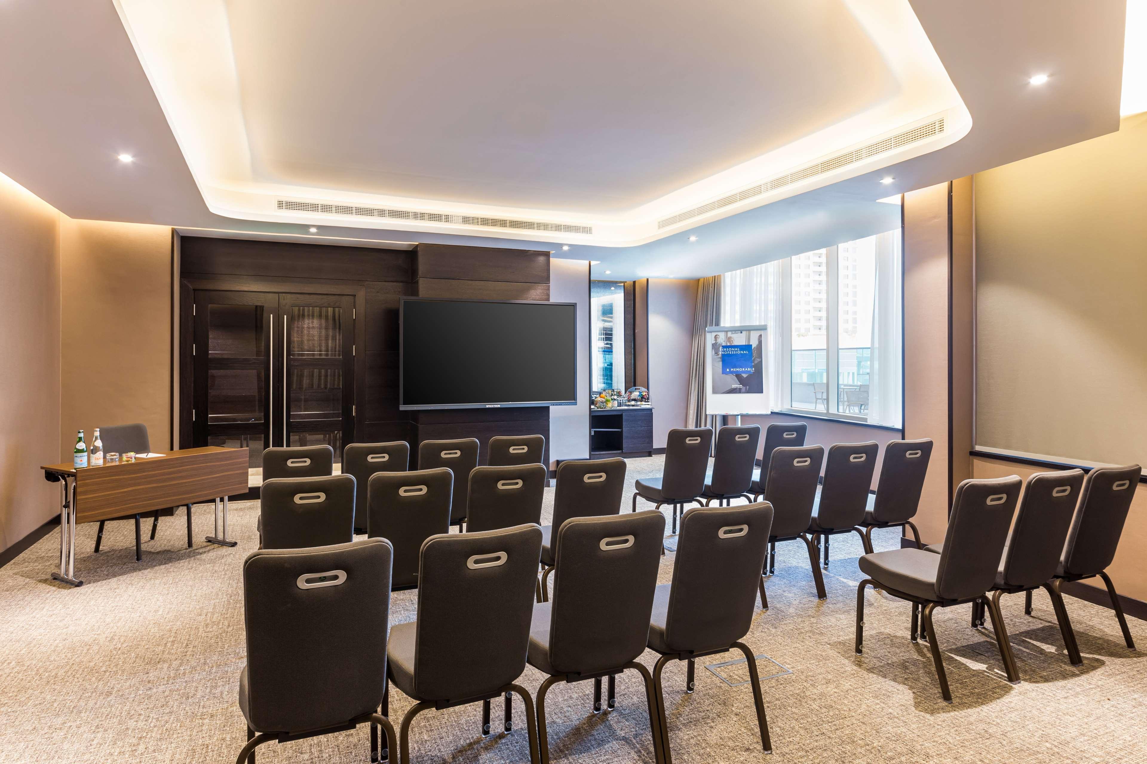 Radisson Blu Hotel, Canal View Hotel