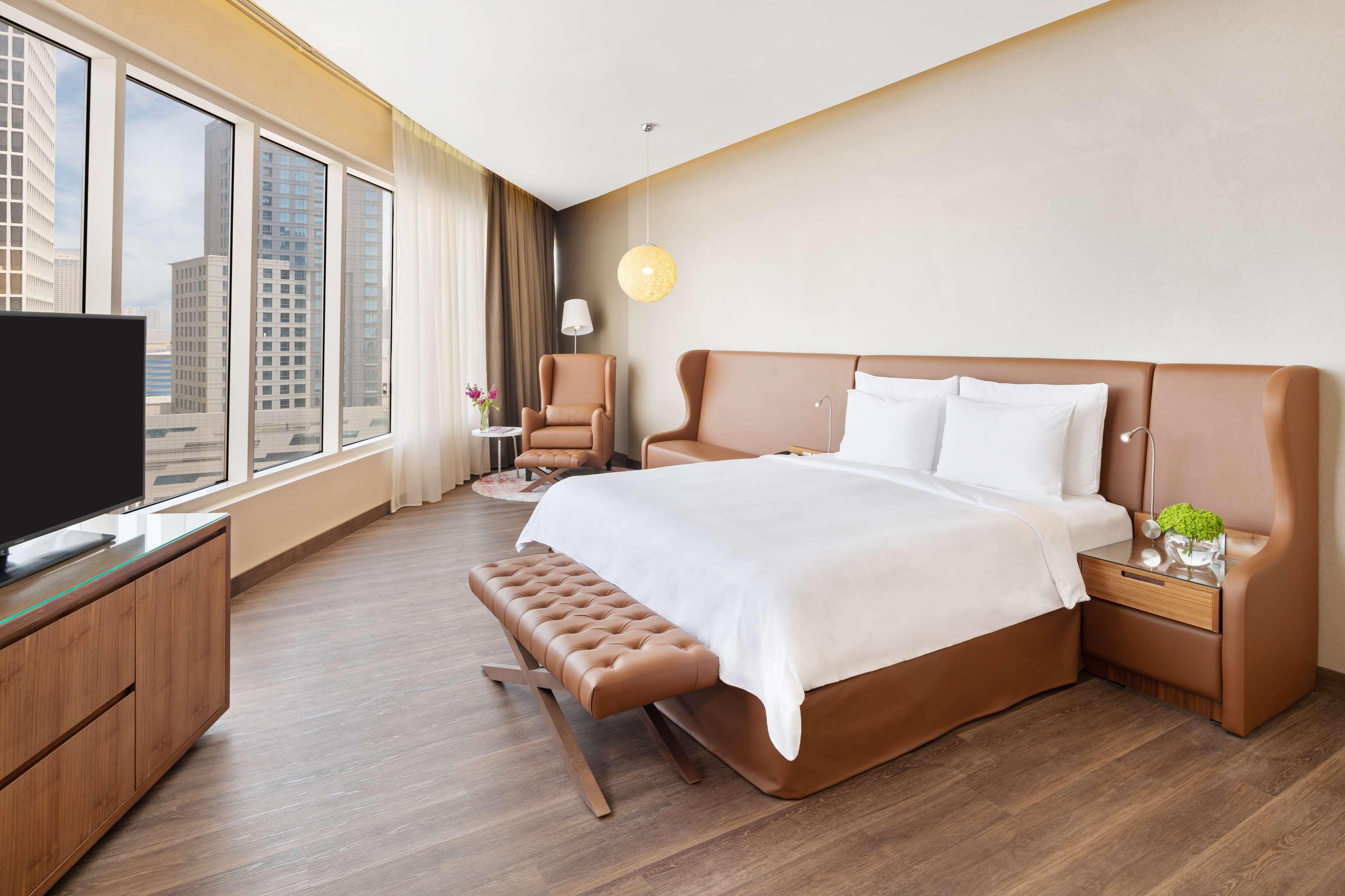 Radisson Blu Hotel, Canal View Dubai