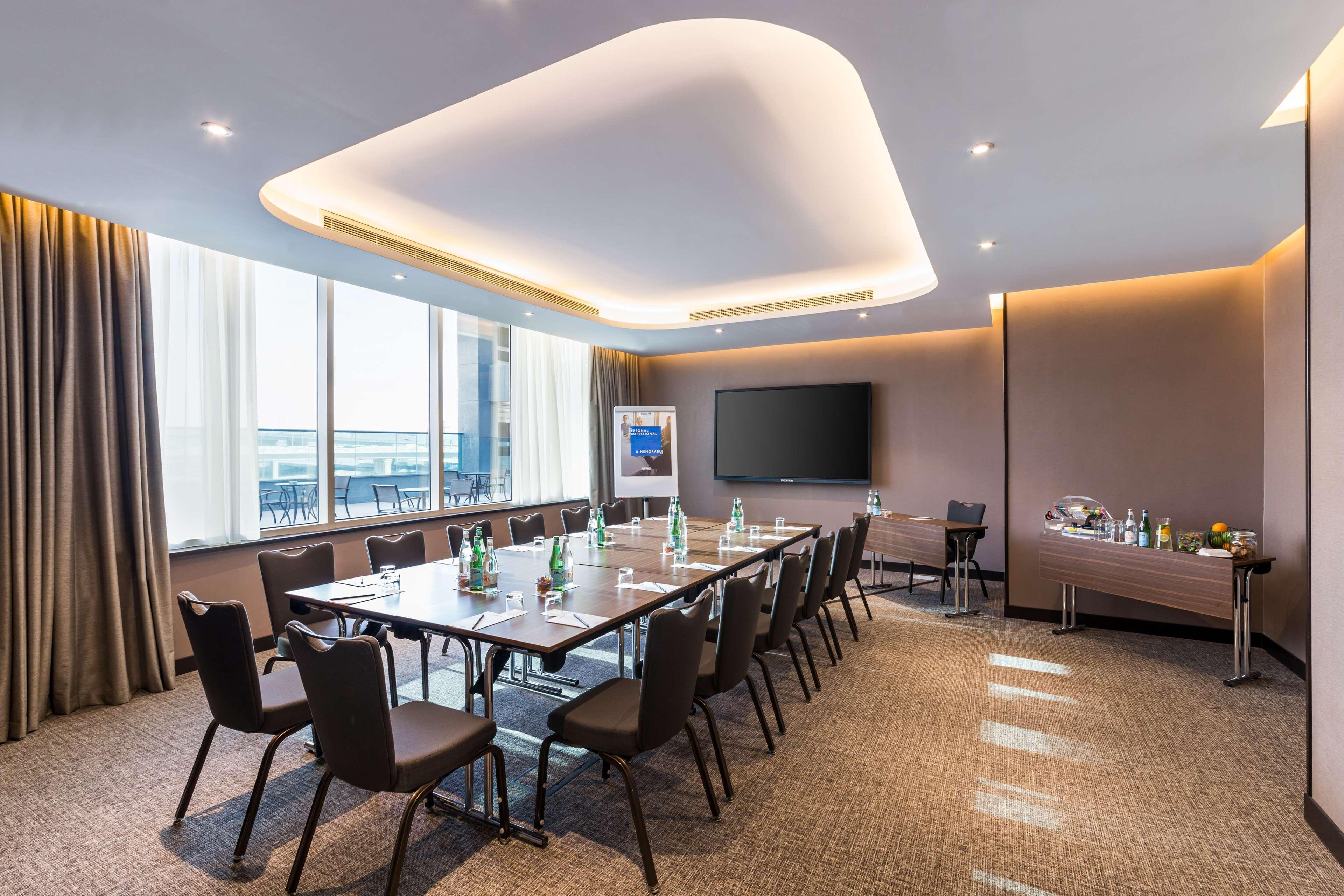 Radisson Blu Hotel, Canal View Hotel