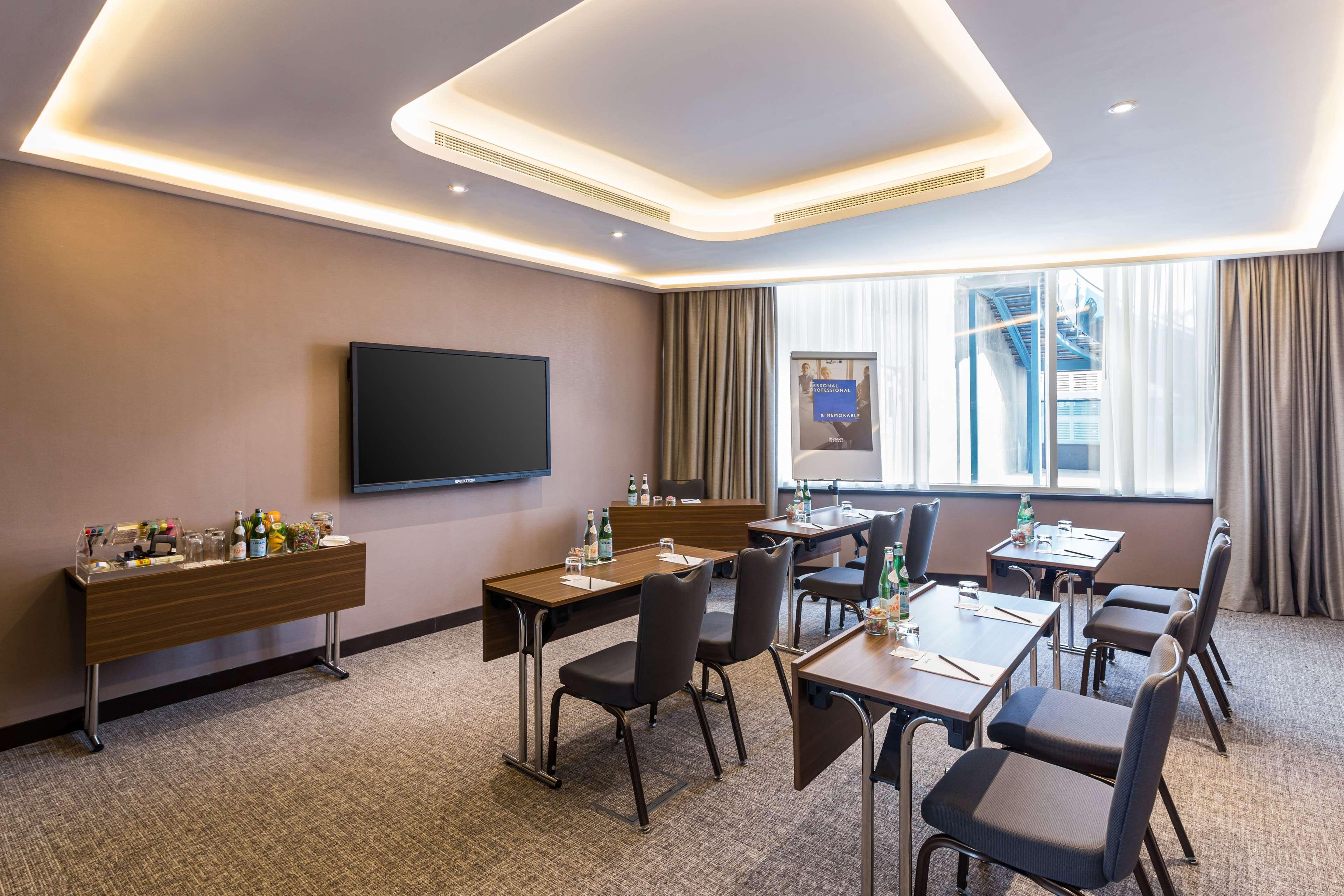 Radisson Blu Hotel, Canal View