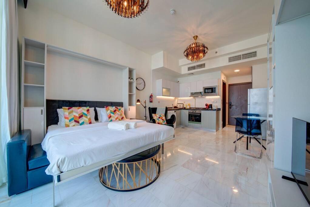 Lovely In Business Bay Apartamento