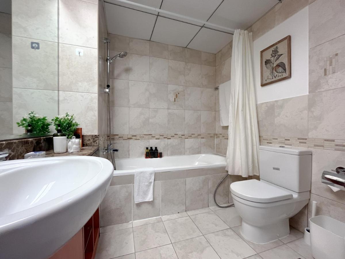 Lejlighed Stunning Sunset View Terrace 2 Bed In The Heart Of Marina *