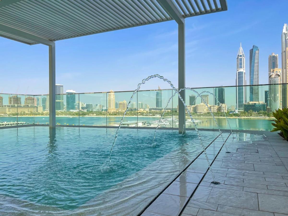 Luxfolio Retreats - Beautiful Full Sea & Palm View Dubai