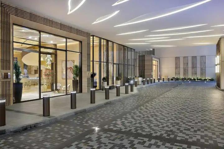 Palm Tower Where Luxury & View Meet In One Place Dubai