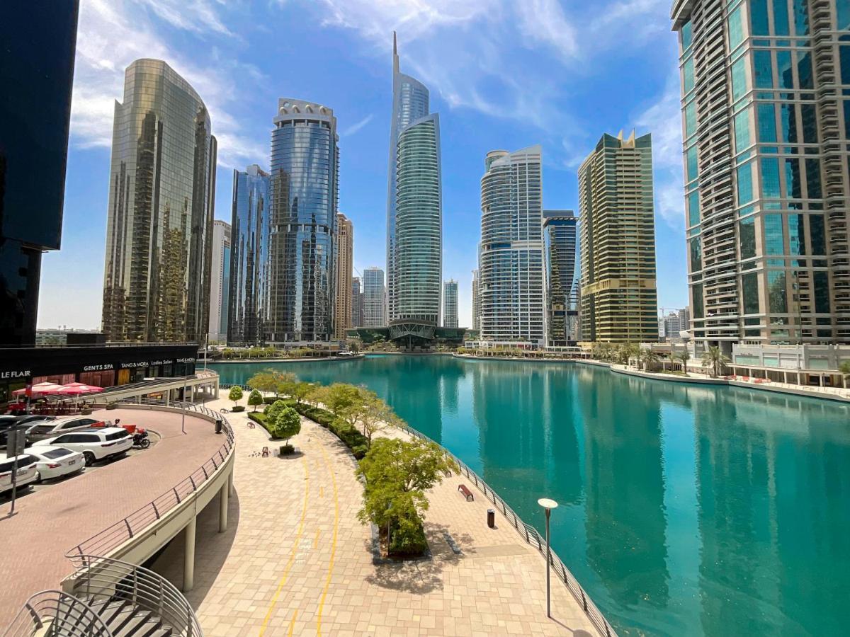 Higuests - Modern With Incredible Skyline View Apartment
