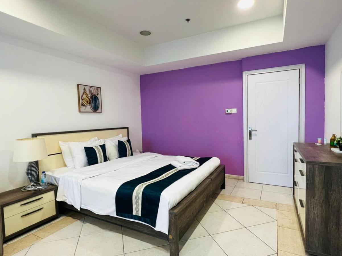 3 Bedroom Sea View Princess Marina ! Walk To Beach Apartamento