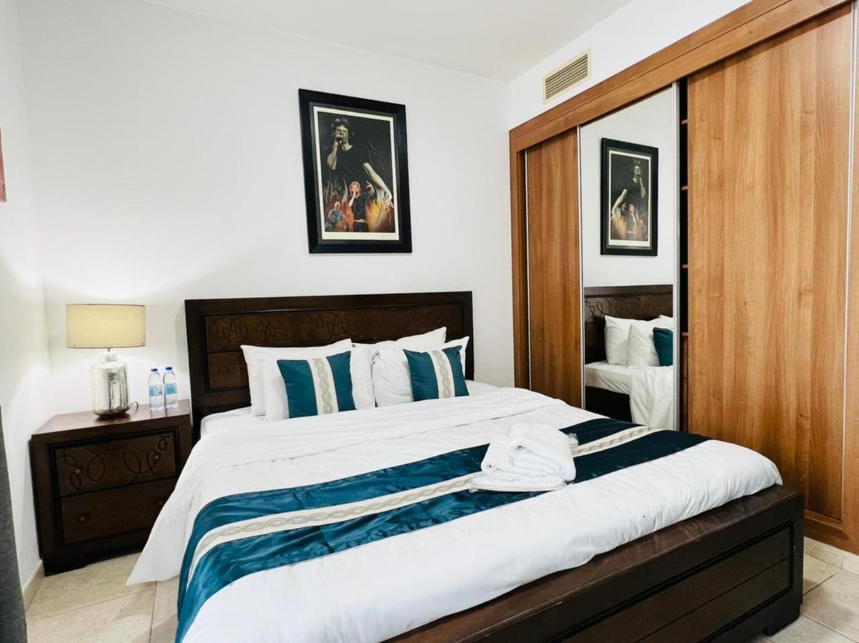 3 Bedroom Sea View Princess Marina ! Walk To Beach Dubái