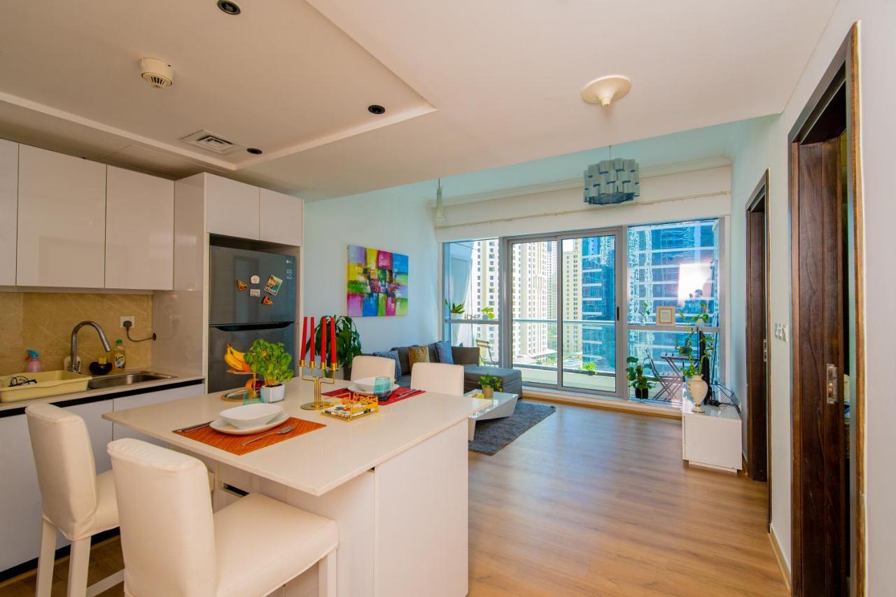 Full In Marina,80m From *