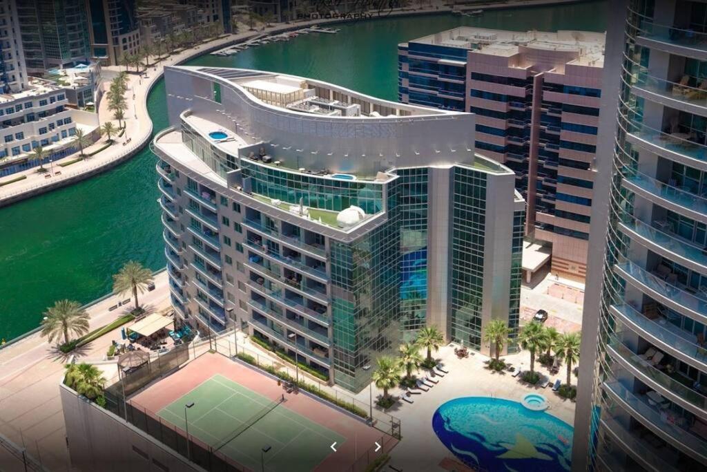 Marina Vista Deluxe: La Buena Vida Homes Dubai