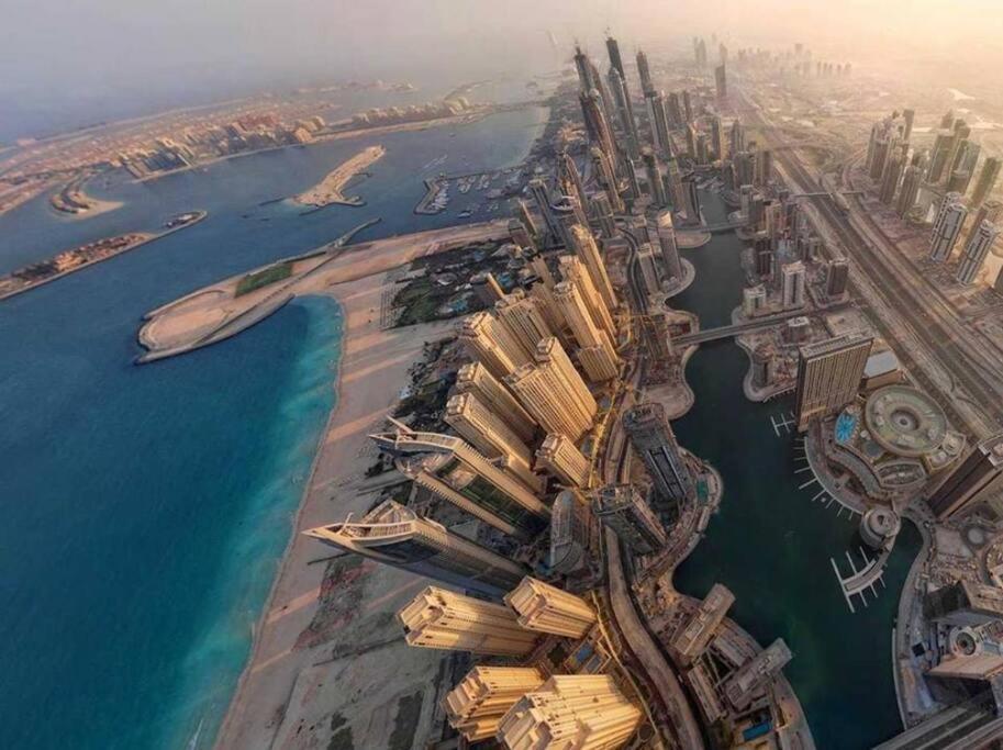 Apartment La Buena Vida Homes - Front Very Spacious, Luxe And Modern 3 Bedroom With Full Kitchen In Jbr , 3 Min To The Jbr Marina And Tram Station Dubai