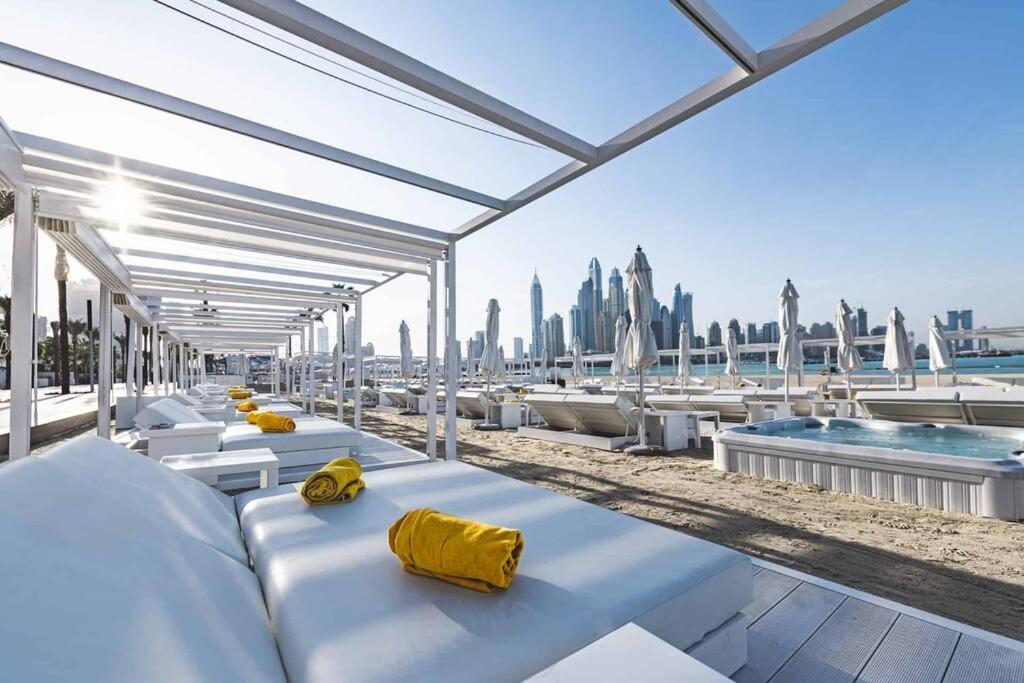 Private Pool Apt. Five Palm Jumeirah Up To 6guest Lägenhet Dubai