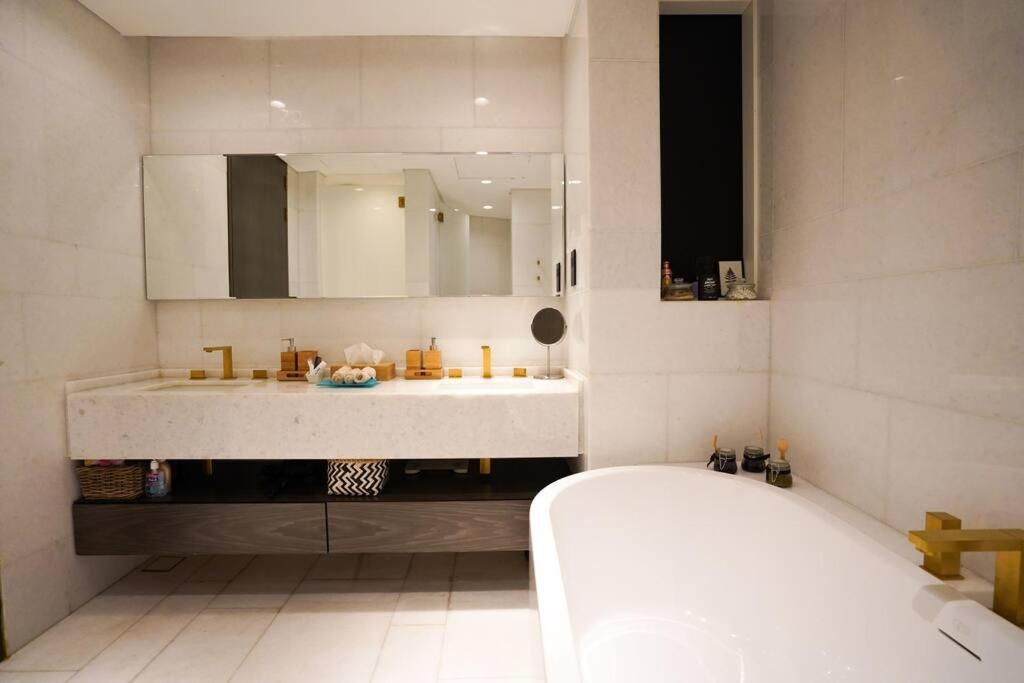 Private Pool Apt. Five Palm Jumeirah Up To 6guest Lägenhet