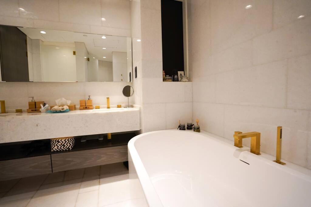 Lägenhet Private Pool Apt. Five Palm Jumeirah Up To 6guest Dubai