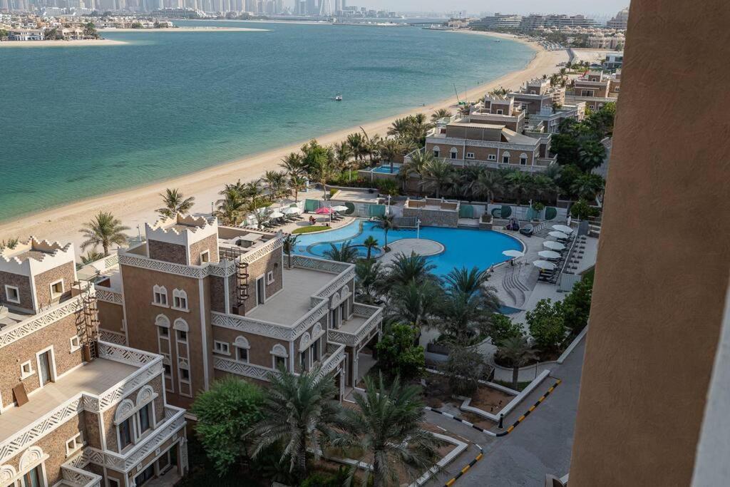 Ultimate / 4 Beds / Private / The Palm / Beachfront / Upgraded / Full Palm, Marina Skyline, Ain View Apartment Dubai