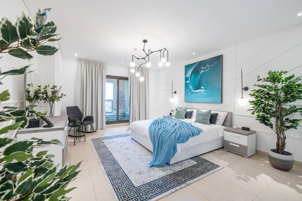 Ultimate / 4 Beds / Private / The Palm / Beachfront / Upgraded / Full Palm, Marina Skyline, Ain View Apartment Dubai
