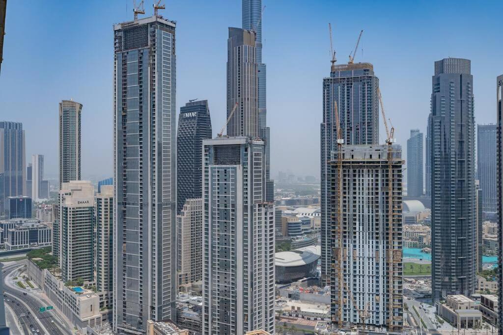 Opulent Hollywood Styled Flat In Paramount Tower * Dubai