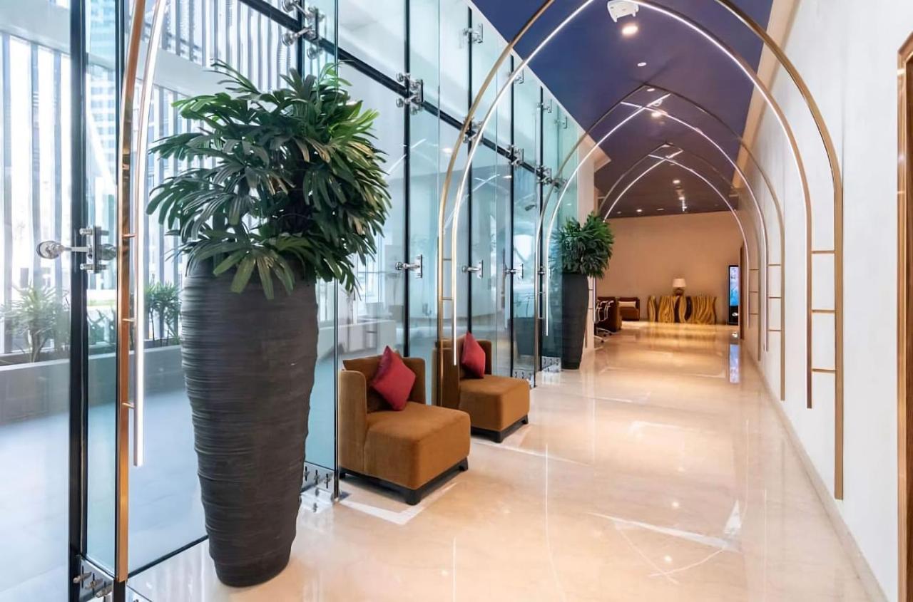 5-star Luxury Studio Near Burj Khalifa With Amazing Canal & View! Appartement