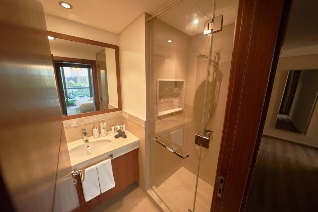 Magnificent Stunning 3 Bedroom With Burj Khalifa View Appartement *