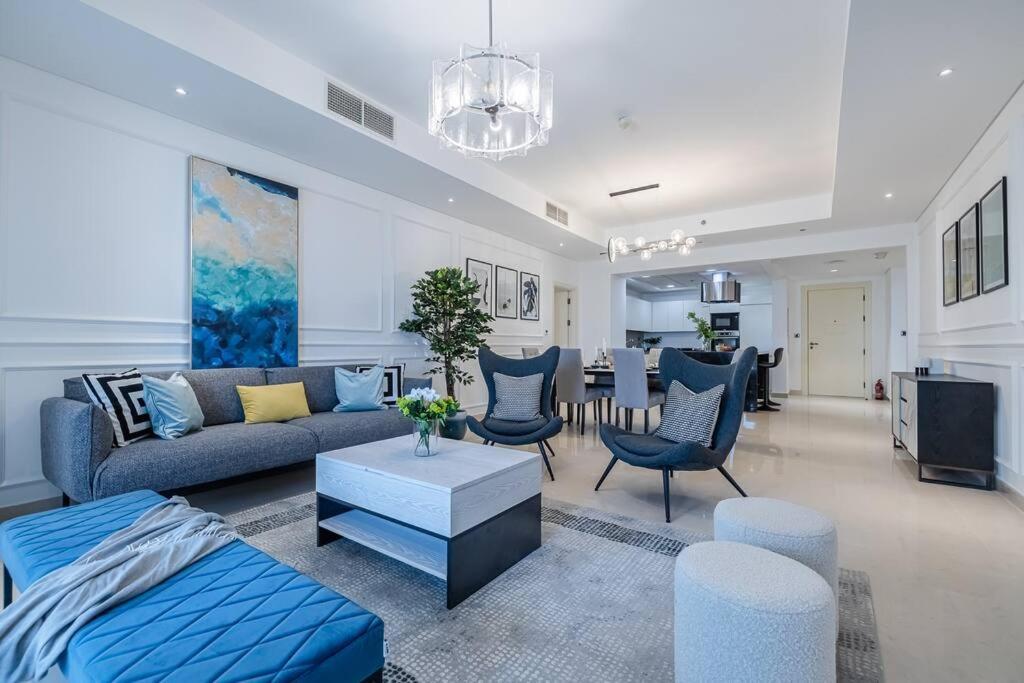Apartment Ultimate / 4 Beds / Private / The Palm / Beachfront / Upgraded / Full Palm, Marina Skyline, Ain View