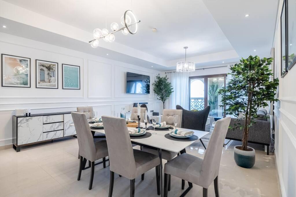 Ultimate / 4 Beds / Private / The Palm / Beachfront / Upgraded / Full Palm, Marina Skyline, Ain View