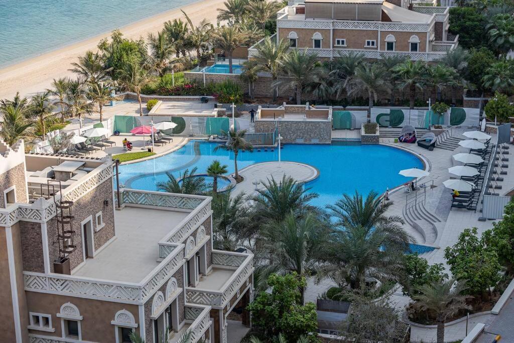 Ultimate / 4 Beds / Private / The Palm / Beachfront / Upgraded / Full Palm, Marina Skyline, Ain View