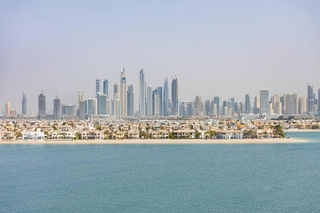 Ultimate / 4 Beds / Private / The Palm / Beachfront / Upgraded / Full Palm, Marina Skyline, Ain View Apartment