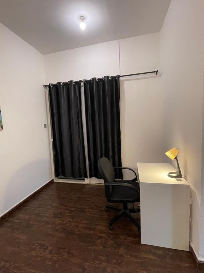 Sea View 1br - Marina Pinnacle Apartment Dubai