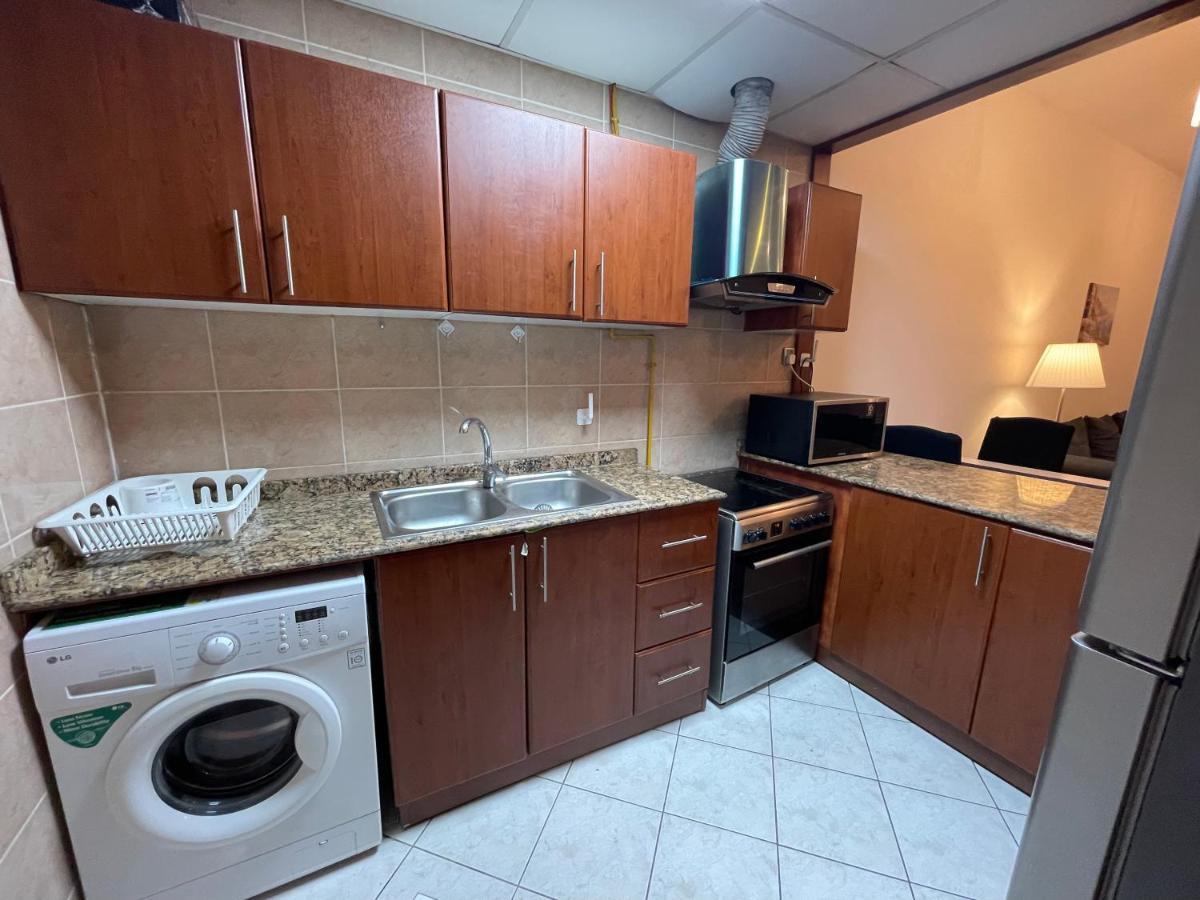 Sea View 1br - Marina Pinnacle Apartment *