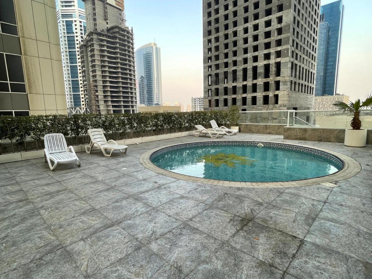 Sea View 1br - Marina Pinnacle Apartment