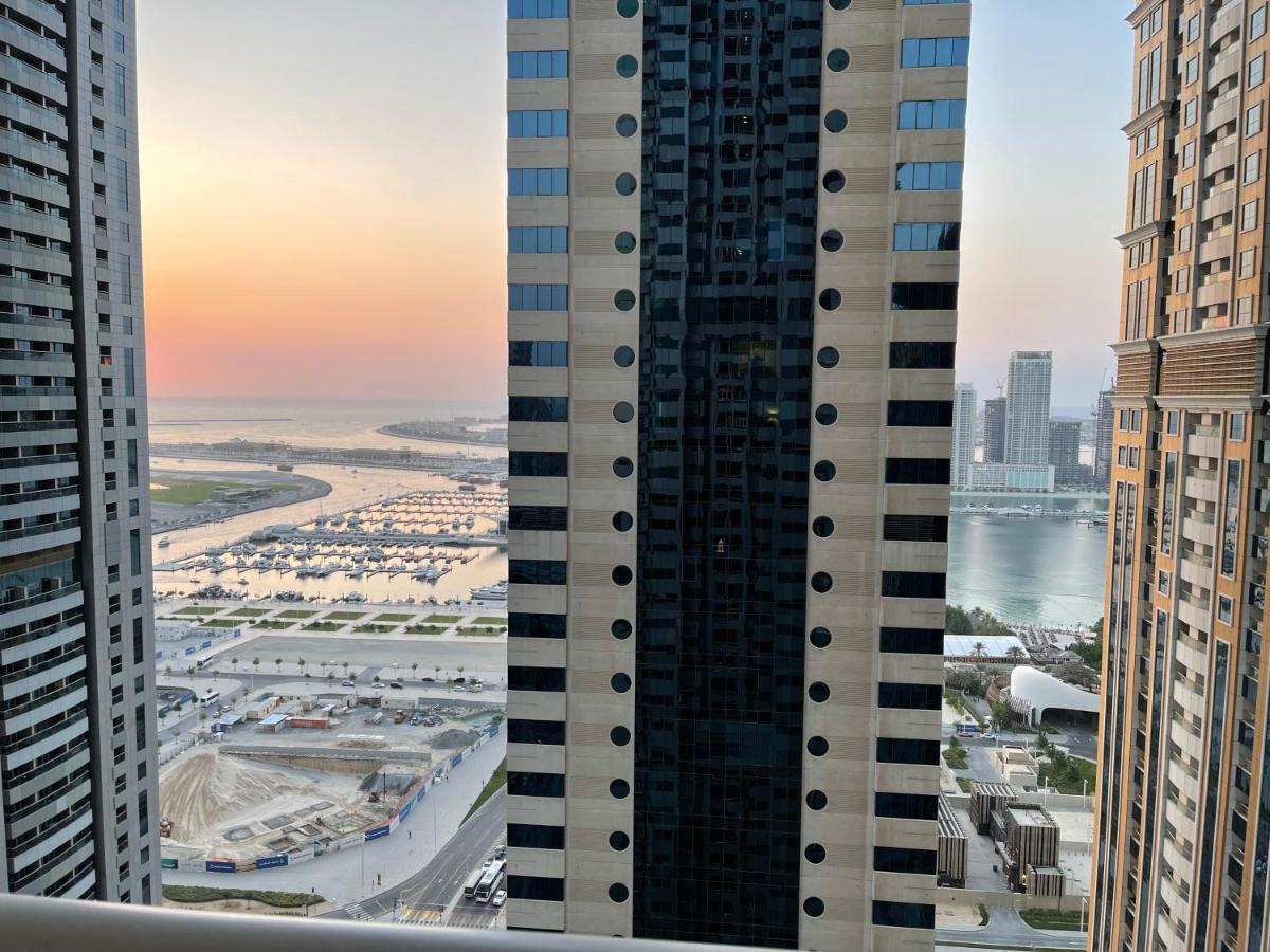 Sea View 1br - Marina Pinnacle Apartment